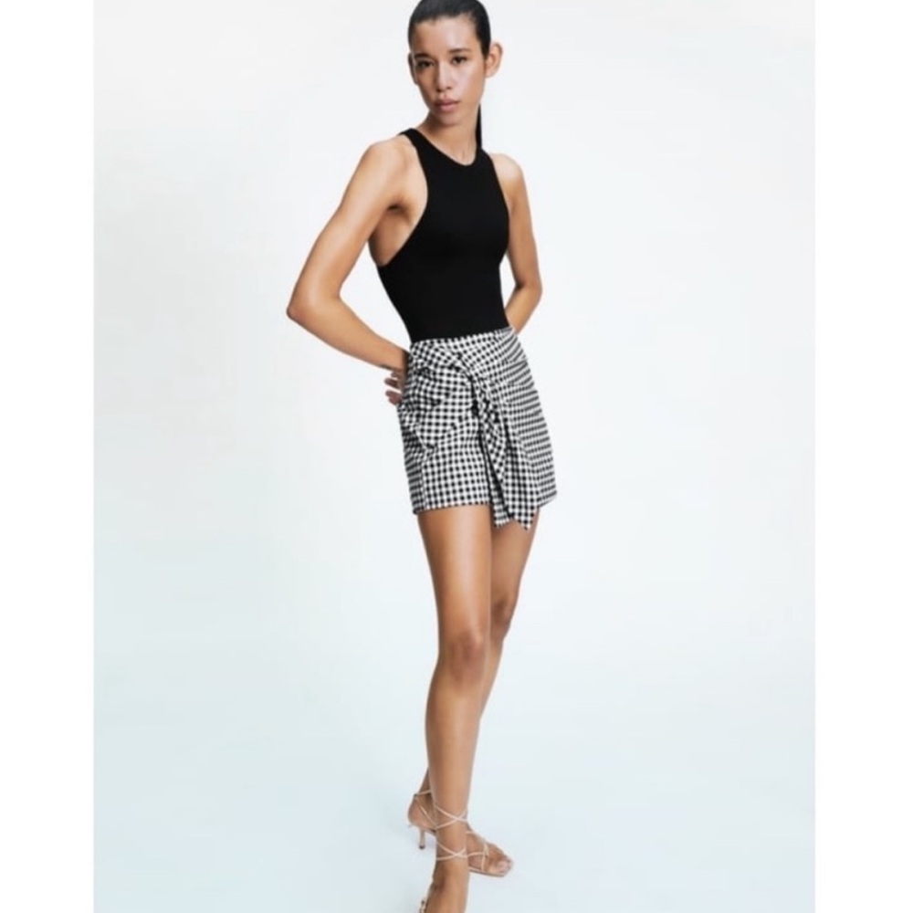 Zara gingham style skort - size medium
